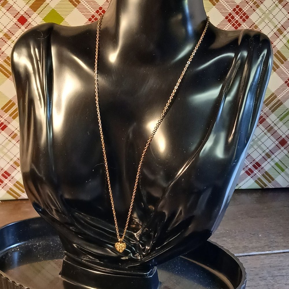 Vintage Avon Gold Tone Heart Pendant Necklace with Faux Pearls #12W - Picture 12 of 12